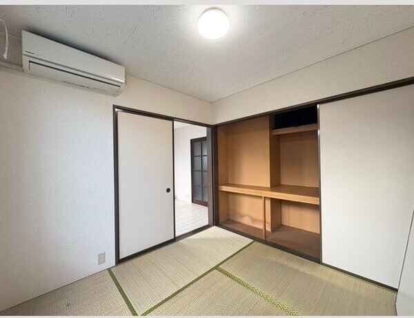 神奈川県座間市入谷東２丁目 リビング