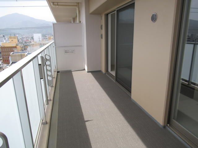 サンクレイドル伊勢原レジデンス　Ｂｌｏｏｍ　Ｃｏｕｒｔ ベランダ
