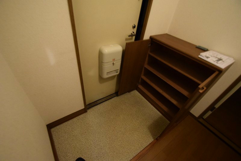 シャルマン八千代  玄関