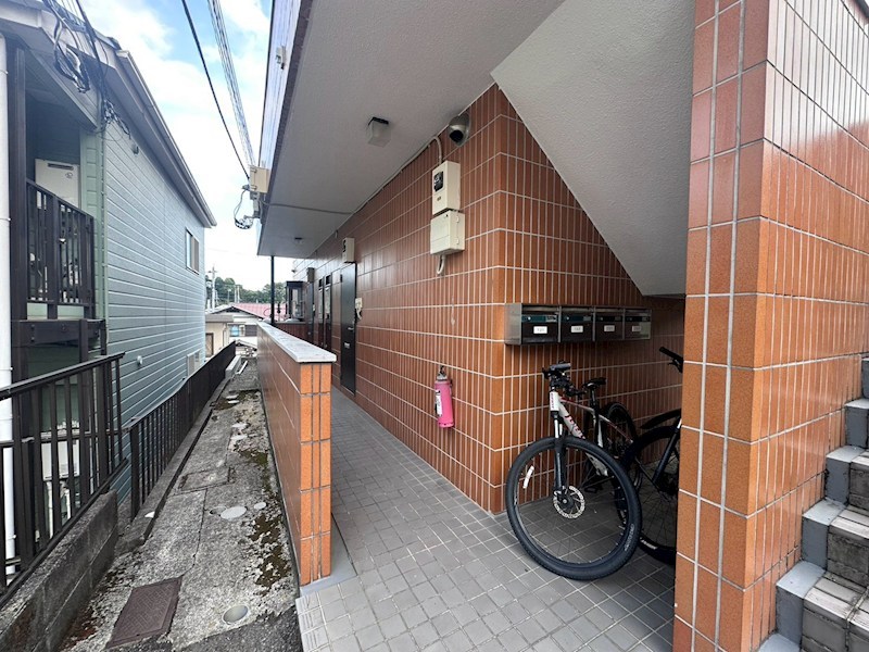 ロイヤルハイツ東海 エントランス