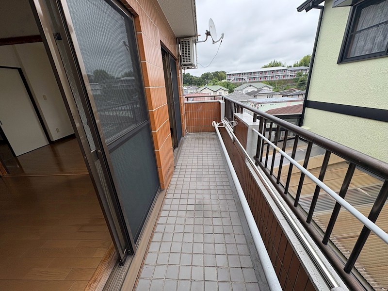 ロイヤルハイツ東海 ベランダ