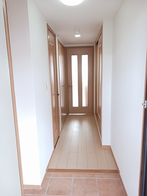 ウエスト　メゾン 玄関
