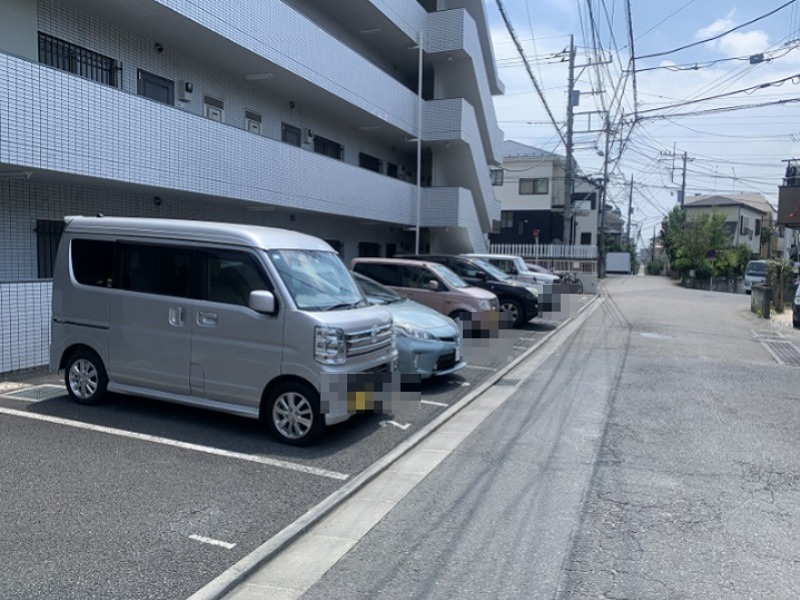 リバシティー 駐車場