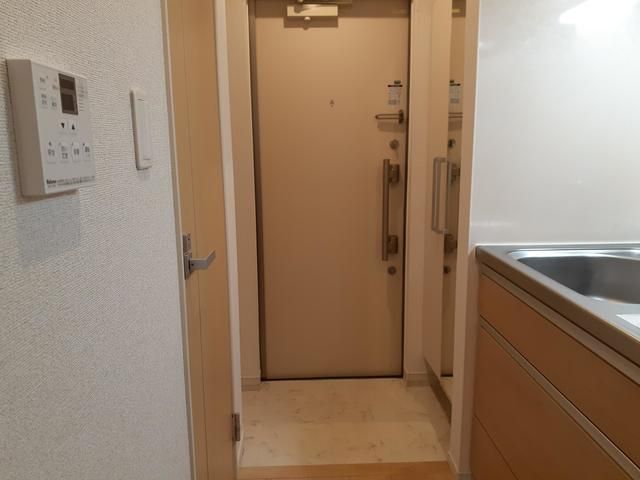 サンリットウエストＧ 玄関