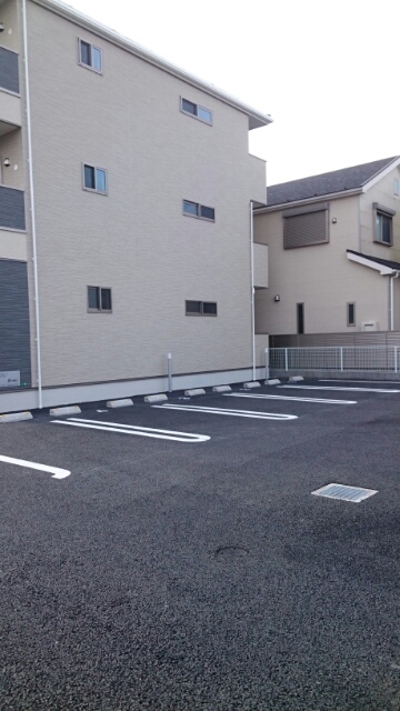 グランデさがみ野 駐車場