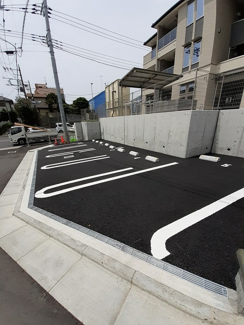 グリシーヌ 駐車場