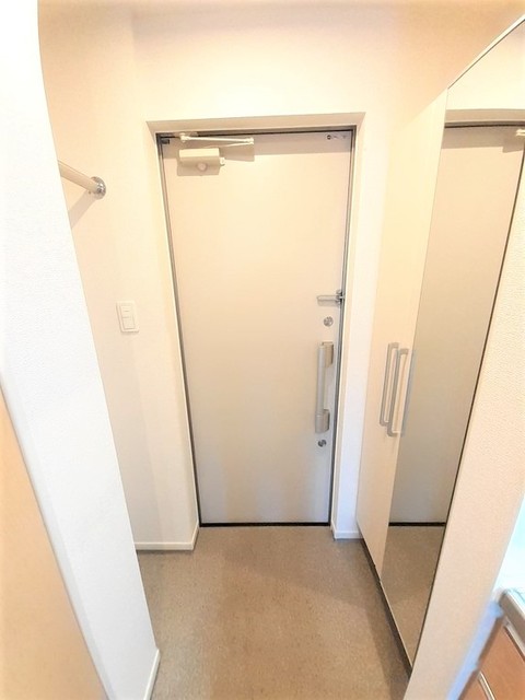 ラピュタテラスＡ 玄関