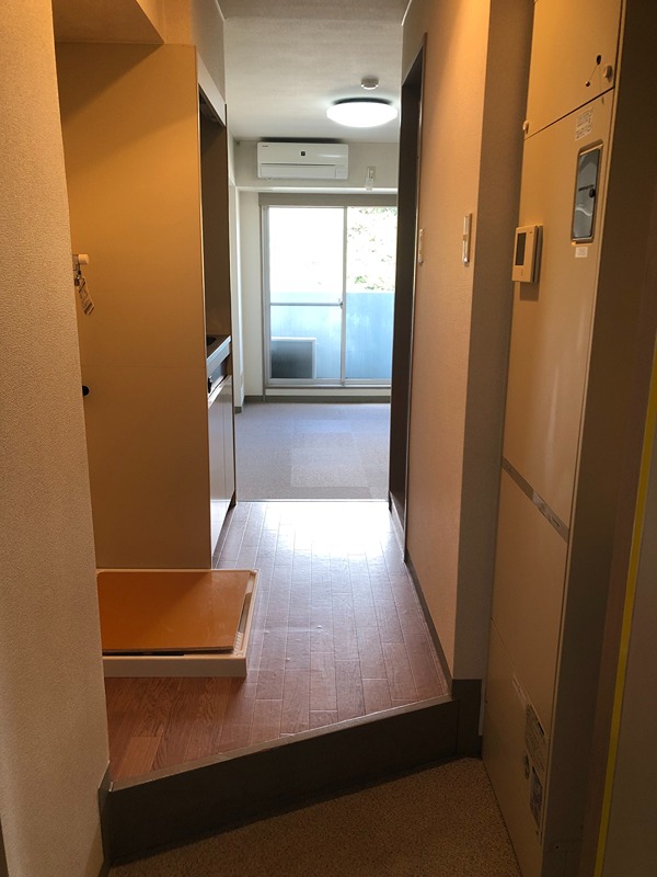 エストレージャ湘南 玄関