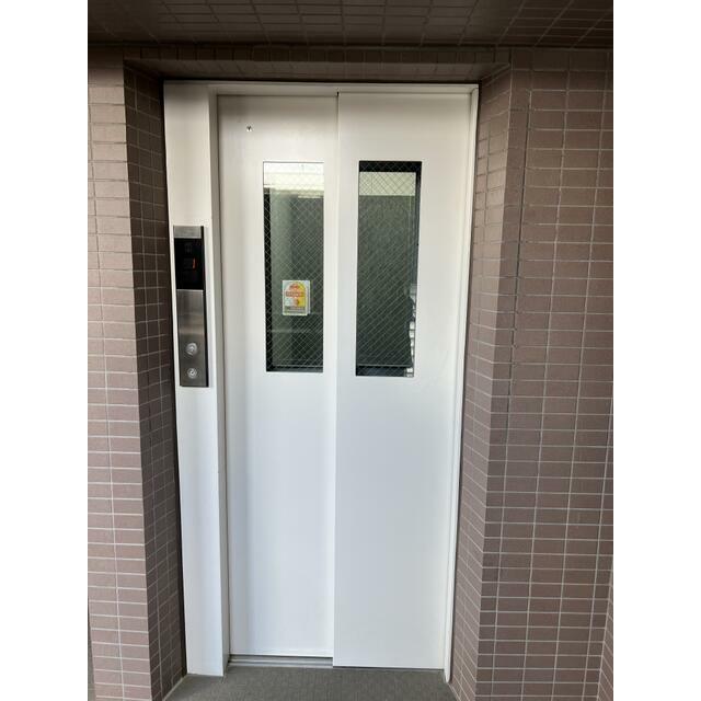 リーヴェルグランデ横浜戸塚 玄関
