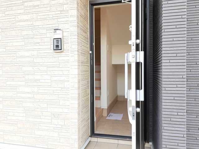 ラ　ヒル　ノーヴァ 玄関