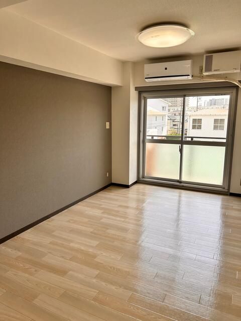 神奈川県茅ヶ崎市赤松町 リビング