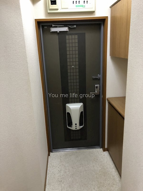金子ビル 玄関