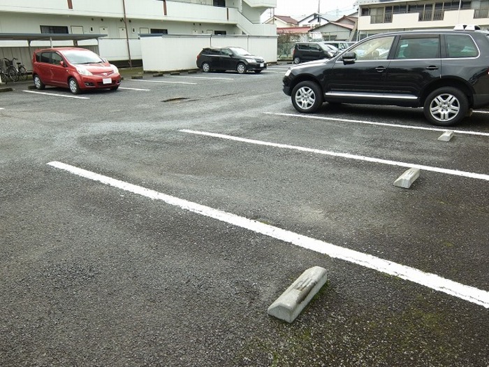 ハイツ飯泉　Ｂ棟 駐車場