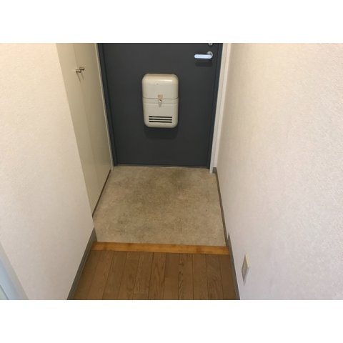 ボヌール伊勢原 玄関