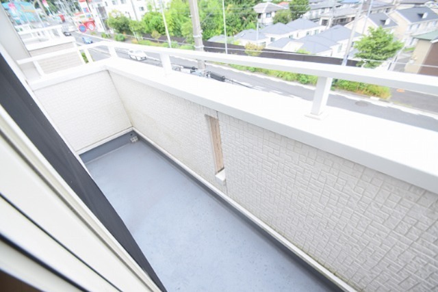 クレイドルガーデン横浜市栄区鍛冶ヶ谷第２　４号棟 ベランダ