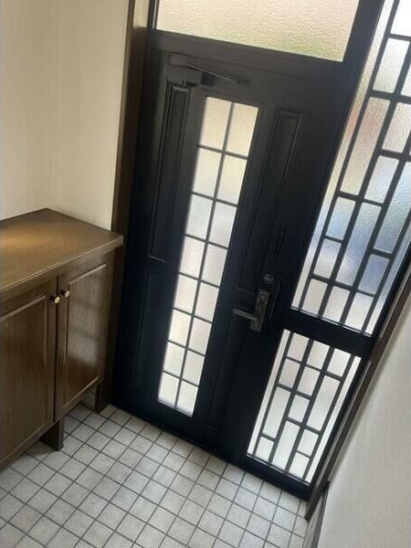 海老名市国分寺台２丁目戸建 玄関