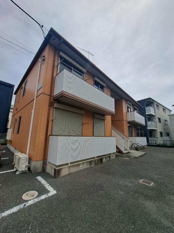 アドニスＣ 外観