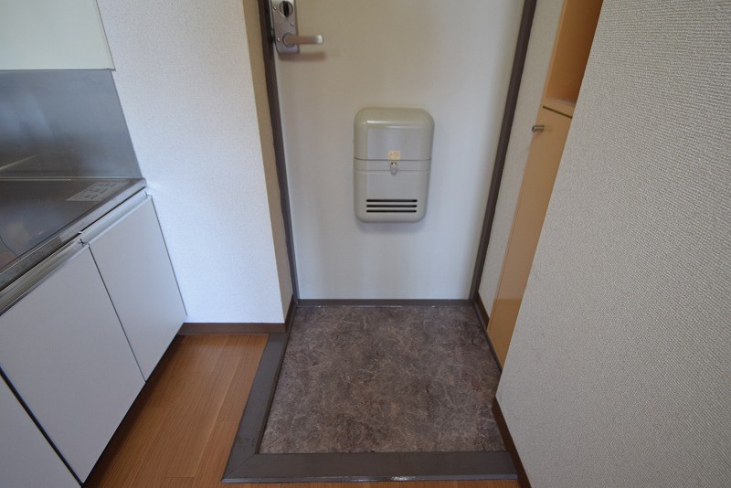 シティーコーポ中山 玄関