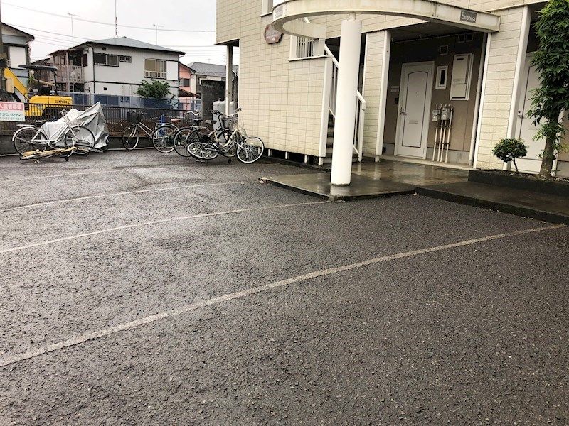 オークハウス 駐車場
