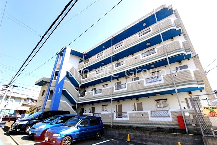 セレステディオーサ 駐車場