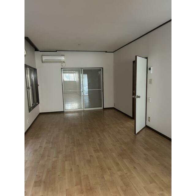 若竹町貸家 リビング
