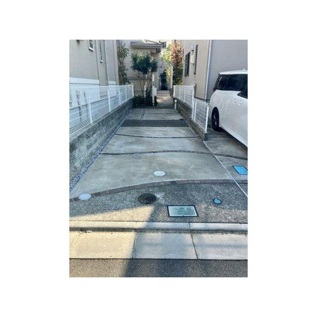 本鵠沼戸建 駐車場