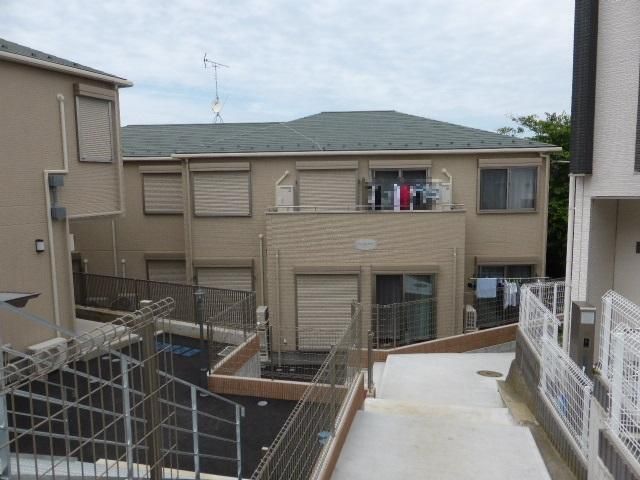 UNA BELLA ZONA D 202号室 外観