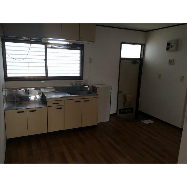つるやハイツ 玄関