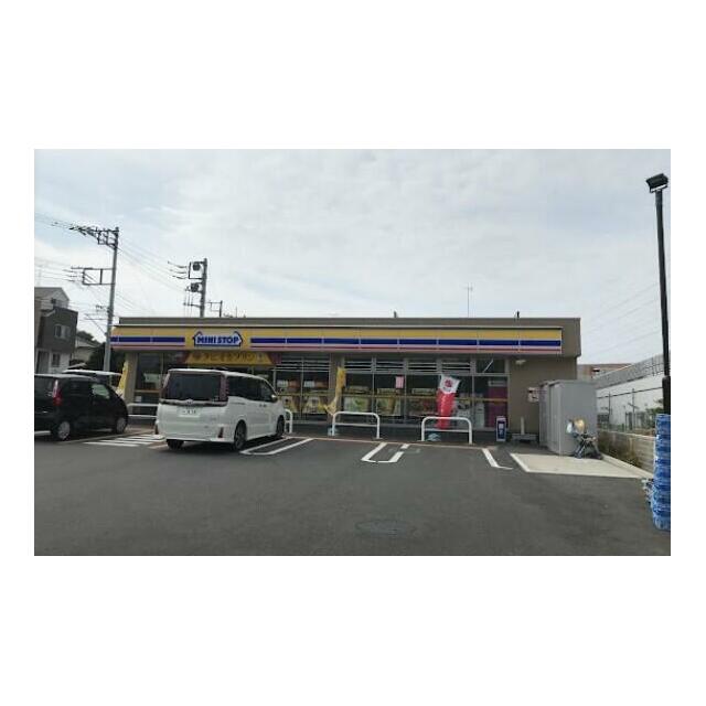 ヒルズ南戸塚 コンビニ
