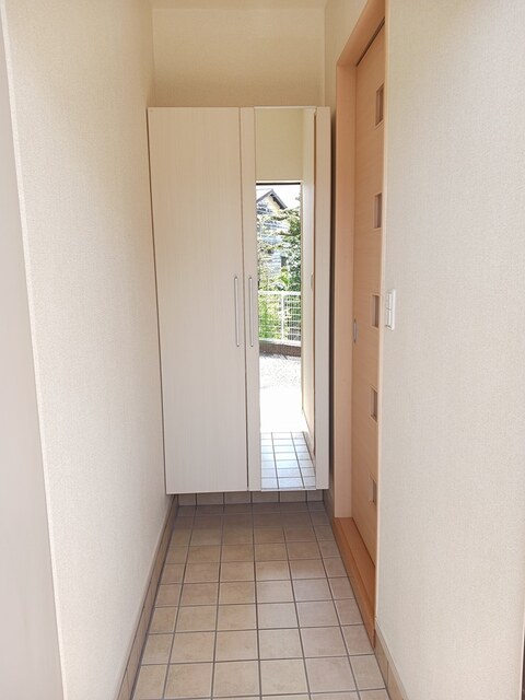 ルスカＡ 玄関