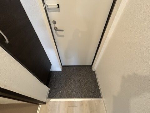 ジーメゾン厚木愛甲 玄関
