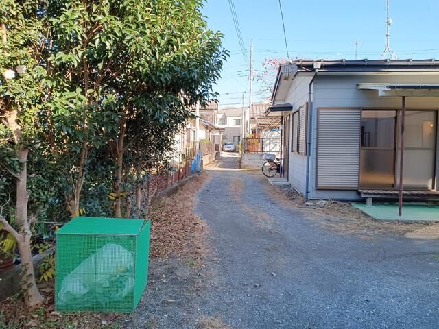 関屋邸 駐車場