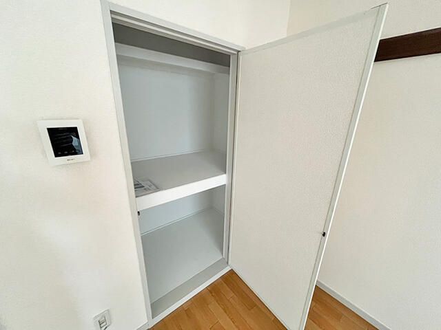 ウィスカーハイツ 収納