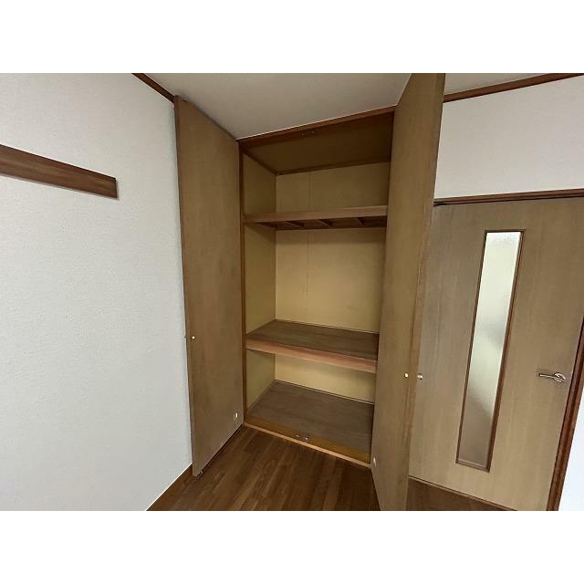 ロイヤルヒルズ曽根 収納