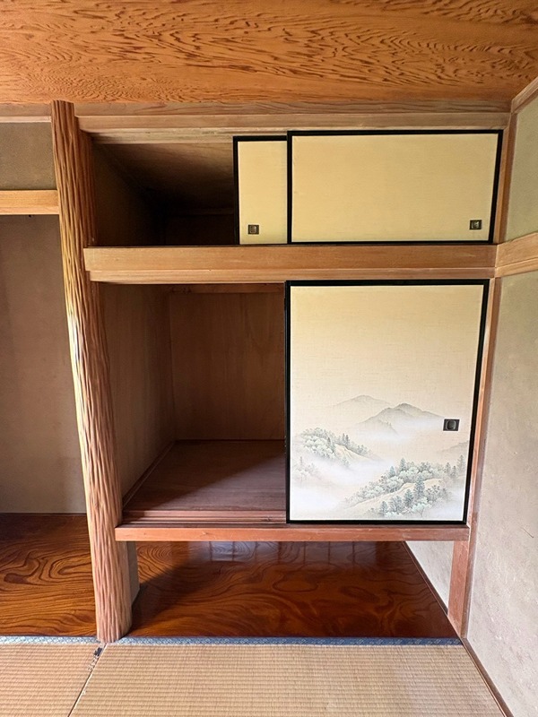 鳶尾４丁目貸家 収納