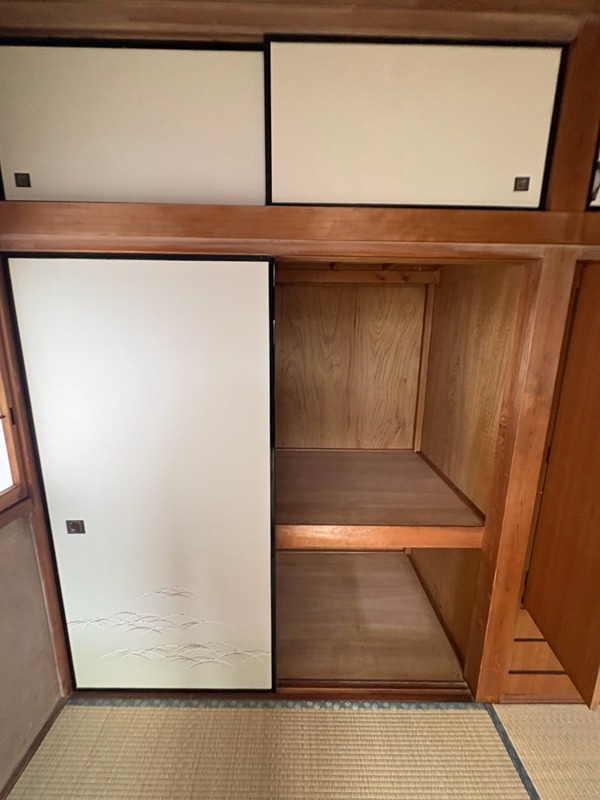 鳶尾４丁目貸家 収納