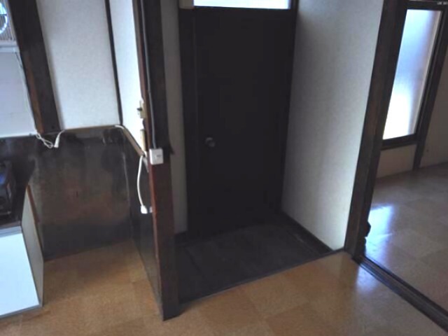 水引中村貸家　東棟 玄関