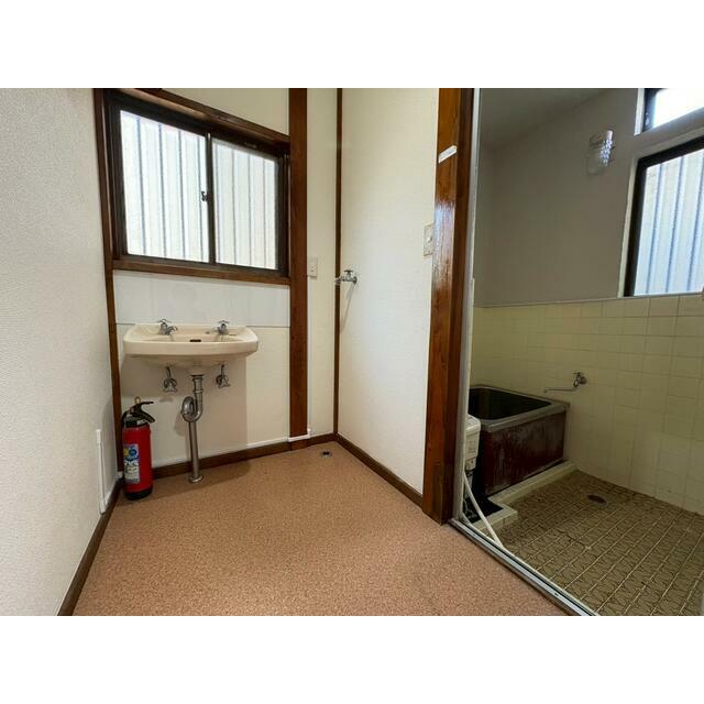 神奈川県逗子市沼間４丁目 洗面所