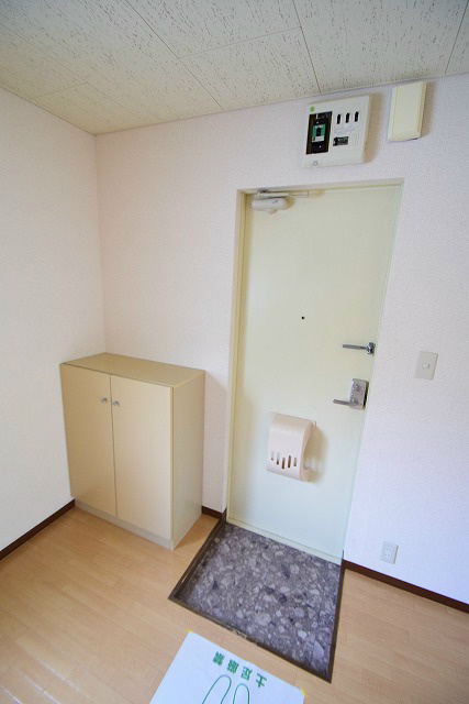湘南ハイツ 玄関