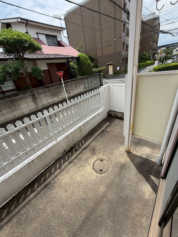 神奈川県鎌倉市岩瀬１丁目 ベランダ