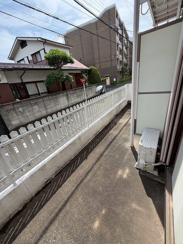 神奈川県鎌倉市岩瀬１丁目 ベランダ
