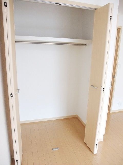 ウィステリア 収納