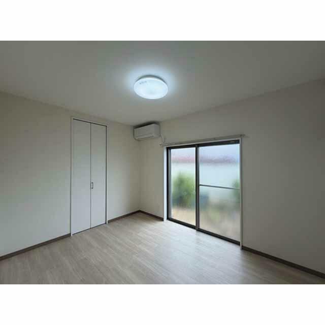 吉田町９８８貸家 リビング