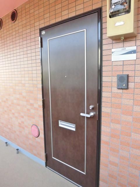 神奈川県厚木市旭町２丁目 玄関