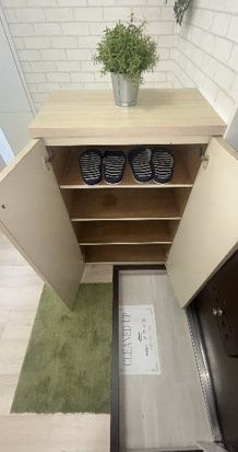 サニークレスト 玄関