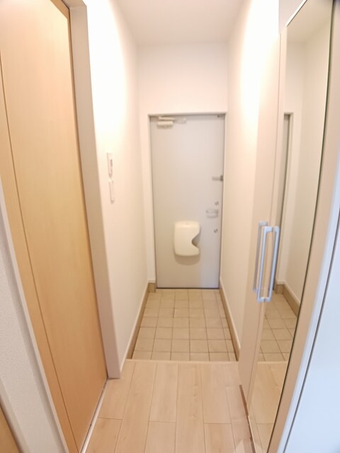 トゥット　フェリーチェ　湘南Ⅳ 玄関
