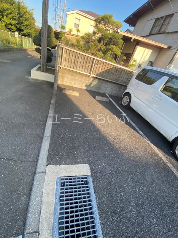グランディール 駐車場