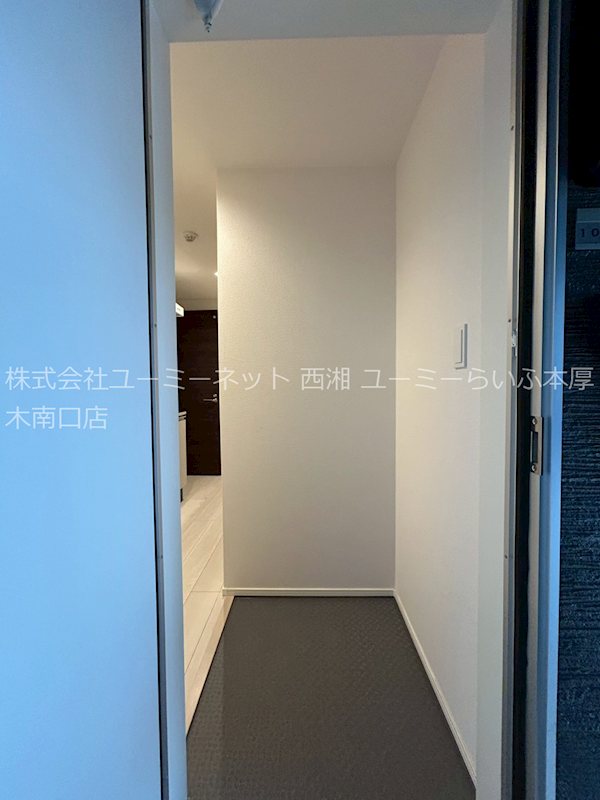 カインドネス本厚木Ｗｅｓｔ 玄関