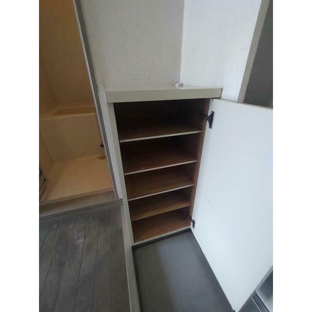 フラット七里 玄関