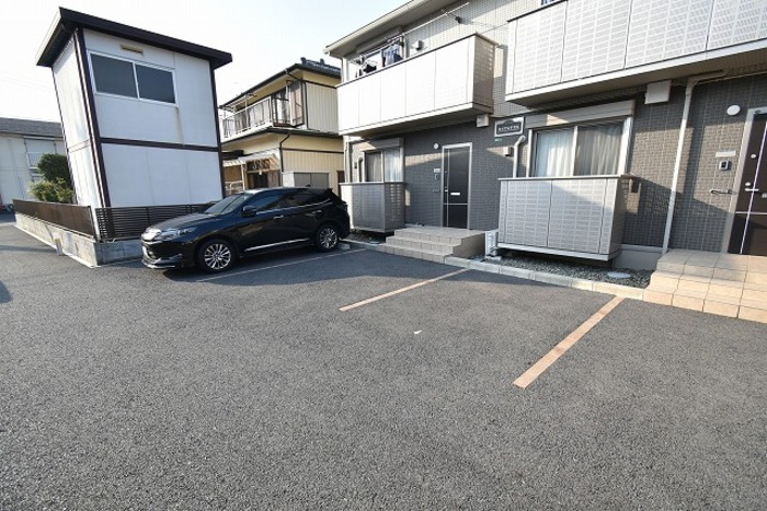 ロイヤルテラス 駐車場